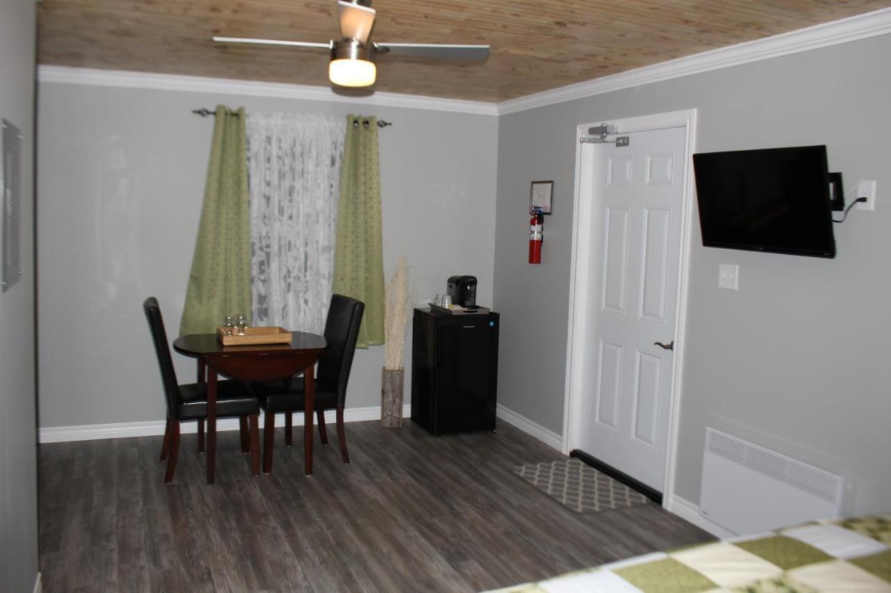 Raleigh Rooms & Taylor'S Crafts Esterno foto